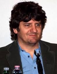 Si accettano miracoli uscì nelle sale cinematografiche nel 2015 ed è una storia ricca di amicizia, divertimento e fedeltà, scritta e diretta da alessandro il film andrà in onda questa sera, 20 gennaio, in prima serata su rai 1. Si Accettano Miracoli Cast Members List Famousfix