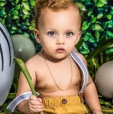 Irving Roman's Instagram, Twitter & Facebook