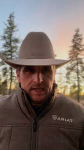 She was handy when I met her! Good job Lacy Dale Gray #AriatAthlete Prohats  Impact Gel