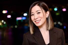 网友在香港画展art basel巧遇梁朝伟