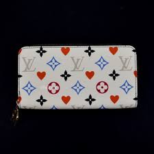 Today we are comparing this designer, 800$ deck of louis vuitton playing cards and the 6th edition orbit deck.orbit cards. Louis Vuitton Louis Vuitton Game On Playing Cards Monogram Zippy Wallet