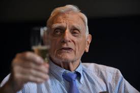 John Goodenough dies at 100