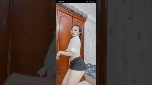 No Panties Whole Vid, BUT Barely Visible. - YTboob