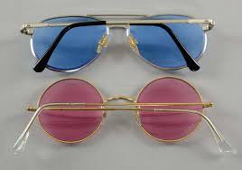 Noel thomas david gallagher (born 29 may 1967) is an english singer, songwriter, record producer and musician. Ewbanks Surrey S Premier Auctioneers Auction 337 Lot 1096 Sort By Page Number Keyword Oasis Two Pairs Of Sunglasses Owned Worn By Noel Gallagher One Round Shaped