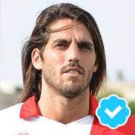 Joaquín oscar larrivey is an argentine footballer who plays as a centre forward for universidad de chile. Joaquin Larrivey Larriveyjoaquin Twitter