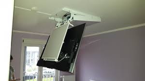 Du kannst das bild nach oben und nach unten verschieben und eine. Und Wieder Ab An Die Decke Wir Verstecken Ihren Fernseher Blog Grobi Tv