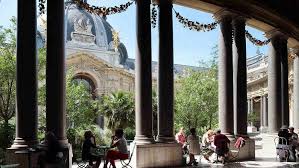 Cafe Du Petit Palais Petit Palais Restaurant Paris Vue De Paris