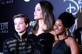 Çiftin 6 tane çocukları olduğu için sık sık bir araya geliyorlar. Angelina Jolie Reflects On Failing At Being A Stay At Home Mom I M Not Good