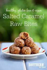 Looking For A Healthy Sweet Treat These Salted Caramel Raw Bites Tastes Just Like Candy But Are Raw Gluten Free Rezepte Zuckerfreie Rezepte Gesunde Desserts