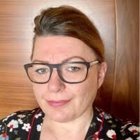 Wendy Holdsworth's Instagram, Twitter & Facebook