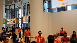 Mobile centre is the largest network of mobile phones and accessories stores in armenia. U Mobile Flagship Store Relaunches In Berjaya Times Square With A Bigger Service Centre And Plenty Of Music Technave