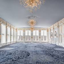 Omnikingedward Grand Opening Of Their Newly Renovated Crystal Ballroom This Stunning Venue Features Opulent Bridal Event Blue Chandelier Hall Interior Design