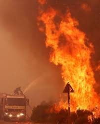 It overlooks the whole of cape town and the surrounding area, and welcomes roughly one million visitors each year. Some Cape Town Fires Started Deliberately Report News24