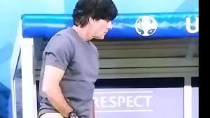 Despite the tempting sounding title i don't have a new jogi adventure, though there's a good chance these pictures might inspire one. Em 2016 Ekel Video Von Joachim Jogi Low Hand In Der Hose Anschliessend Geruchstest Fussball Em