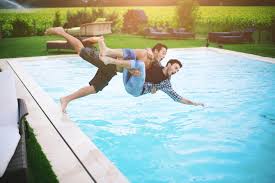Pool Im Garten Rechtslage Jede Stilvolle Idee Braucht Von Ein Pool Fur Den Garten Was Sie Dazu Brauchen Bezuglich Pool Im Garten R Outdoor Outdoor Decor Pool