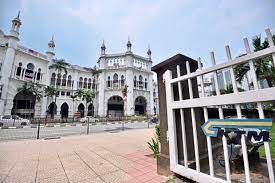 Kl sentral does not replace its predecessor, kuala lumpur station, it has been developed to act as a transit hub. Plans To Return Heritage Buildings To Former Glory The Star