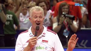Vital heynen (born 12 june 1969) is a former belgian volleyball player and head coach of german club vfb friedrichshafen and poland men's national volleyball team. Czy Moge Mowic Po Polsku Czyli Jak Vital Heynen Porwal Publicznosc Youtube