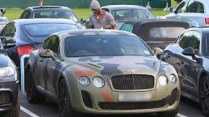 Get other latest updates via a notification on our mobile. Italienischer Superstar Zeigt Neues Auto Balotelli Fahrt Jetzt Einen Armee Bentley
