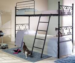 Ogni letto ha una rete a doghe in legno di faggio. Letto A Castello In Ferro Battuto Modello Vienna By Cosatto