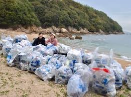 See the schedule to find out when your trash, recycling and yard waste gets picked up. The Lesson From One Student Led Trash Pick Up Is That Everyone Needs To Do Their Part The Japan Times
