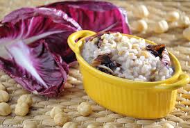 Risotto, as we all know, is an almost infinitely variable dish. Risotto Al Radicchio Nocciole E Taleggio Stagioni Nel Piatto