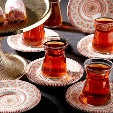 But don't let all that glitz and glam take away from the seriousness of our food and teas. Karaca Venda 12 Parca Cay Seti Karaca
