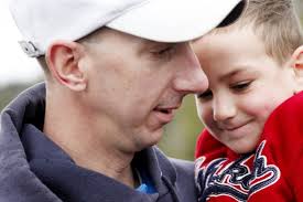 5-year-old overwhelmed with joy as father returns from war