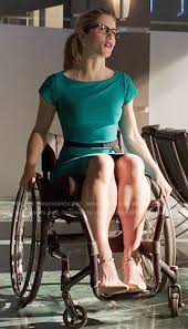 Billionaires robert and moira queen. Wornontv Felicity S Green Dress With Black Bow Belt On Arrow Emily Bett Rickards Clothes And Wardrobe From Tv