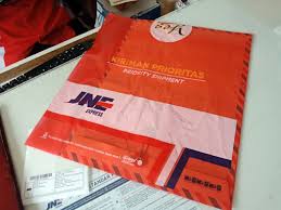 Selain mempersiapkan paket barang dari proses packing dan menempelkan alamat pengiriman di barang tersebut, kamu juga harus tahu nih jam operasional jasa pengiriman di indonesia. Cara Mengirim Paket Dokumen Surat Melalui Jne Aditya Web Com