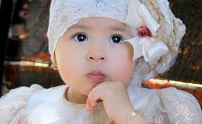 Como Constanza es bautizada