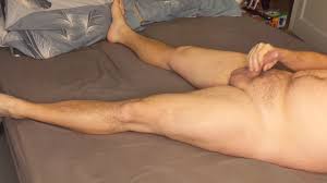 Papa se fait prendre en train de se masturber alors maman aide