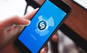 Si tratta di un'applicazione gratuita che consente di scoprire la musica che vi piace in maniera semplice e veloce, oltre a proporvi il video e il testo completo in tempo reale. Apple Acquista Shazam L App Per Riconoscere Le Canzoni