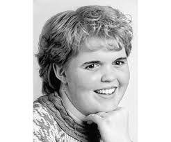 Leanne Cecil's Instagram, Twitter & Facebook