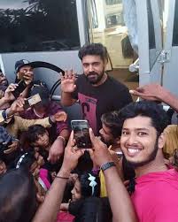 Nivin pauly recently released the first look poster of his next film, thuramukham. Latest Pic Thuramukham Movie Nivin Pauly Fanz Banglore Facebook