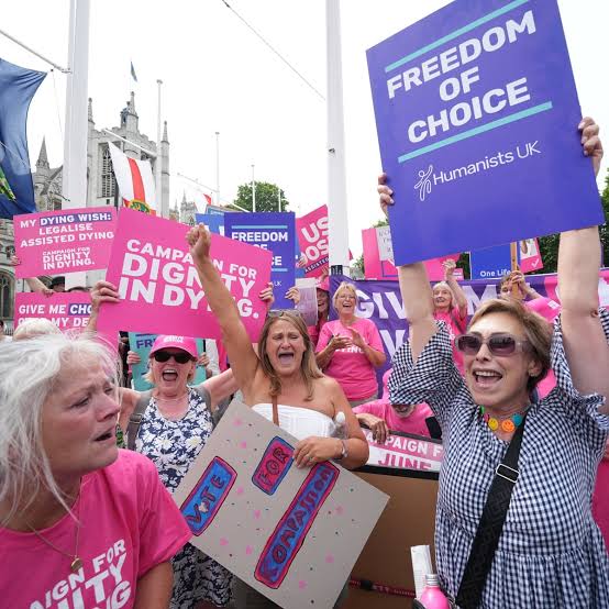 MPs back legalising assisted dying in England and Wales – as it happened | Politics | The Guardian