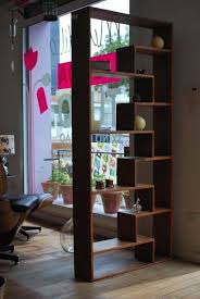Trennwand Zwischen Kuche Und Wohnzimmer Kuche Trennwand Wohnzimmer Wohnzimmer Kuche Trennwand W Raumteiler Raumteiler Regal Wohnzimmer Innenarchitektur