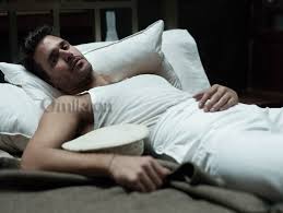 Παντρεύτηκε τον αγαπημένο της υπό άκρα μυστικότητα. Mixalhs Lebentogiannhs Man In A Room Like Com Cy