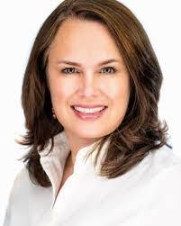 Laurie Adams's Instagram, Twitter & Facebook