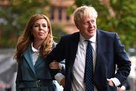 Boris johnson married his fiancee carrie symonds during a secret ceremony held at westminster cathedral on saturday. Boris Johnson And Carrie Symonds Forced To Cut Scottish Staycation Short After Pictures Published Manchester Evening News