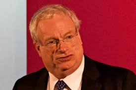 Lord Smith lambasts politicians in farewell speech