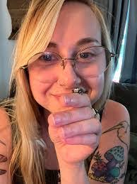 Stephanie Hursey's Instagram, Twitter & Facebook