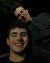 What's up everyone my names Max Lens I'm from Highland Park, IL and I will  be living