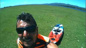 TRAVESIA EN KAYAK.DIQUE LOS MOLINOS-RIO DEL MEDIO.ATRAVESANDO CAMPO CON EL  KAYAK.LAS VACAS MIRAN