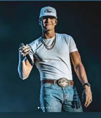Country Singer Parker Mccollum Doesn'T Believe In Forcing It