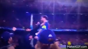 19 lionel messi sfondi hd e immagini per sfondi. Messi Celebracion Le Saca Gorro A Fan Messi Celebration Viral Vs Psg On Make A Gif