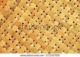 Anyaman bambu model bintang yang cantik ini adalah tahap dasar untuk membuat anyaman bintang penuh tunggal atau dobel. Shutterstock Puzzlepix