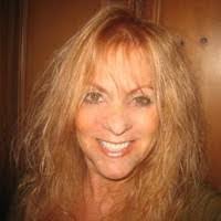 Lynn Kahn's Instagram, Twitter & Facebook