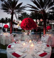 Si te encanta este pasional color, no te pierdas este post con un. Ideas De Decoracion Color Blanco Y Rojo Colores Para Boda Mesas De Boda Centros De Mesa Para Boda