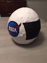 They protect the astronaut from the sun's heat and the cold. Byaba9fwhkhklm