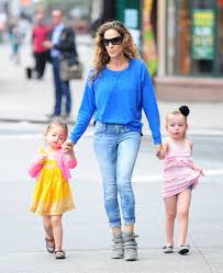 For disney, she played carolyn mcadams in the 1986 film, flight of the navigator. Sarah Jessica Parker Walks Her Kids To School Outfits For Teens Sarah Jessica Parker Sarah Jessica Parker Street Style